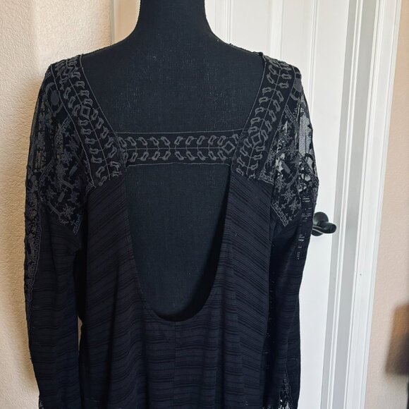 Free people- grey lace v neck long sleeve with open back - Picture 2 of 4